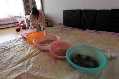 延寿楼上漏水，住户失联，小区没物管，业主维权难！律师来支招……